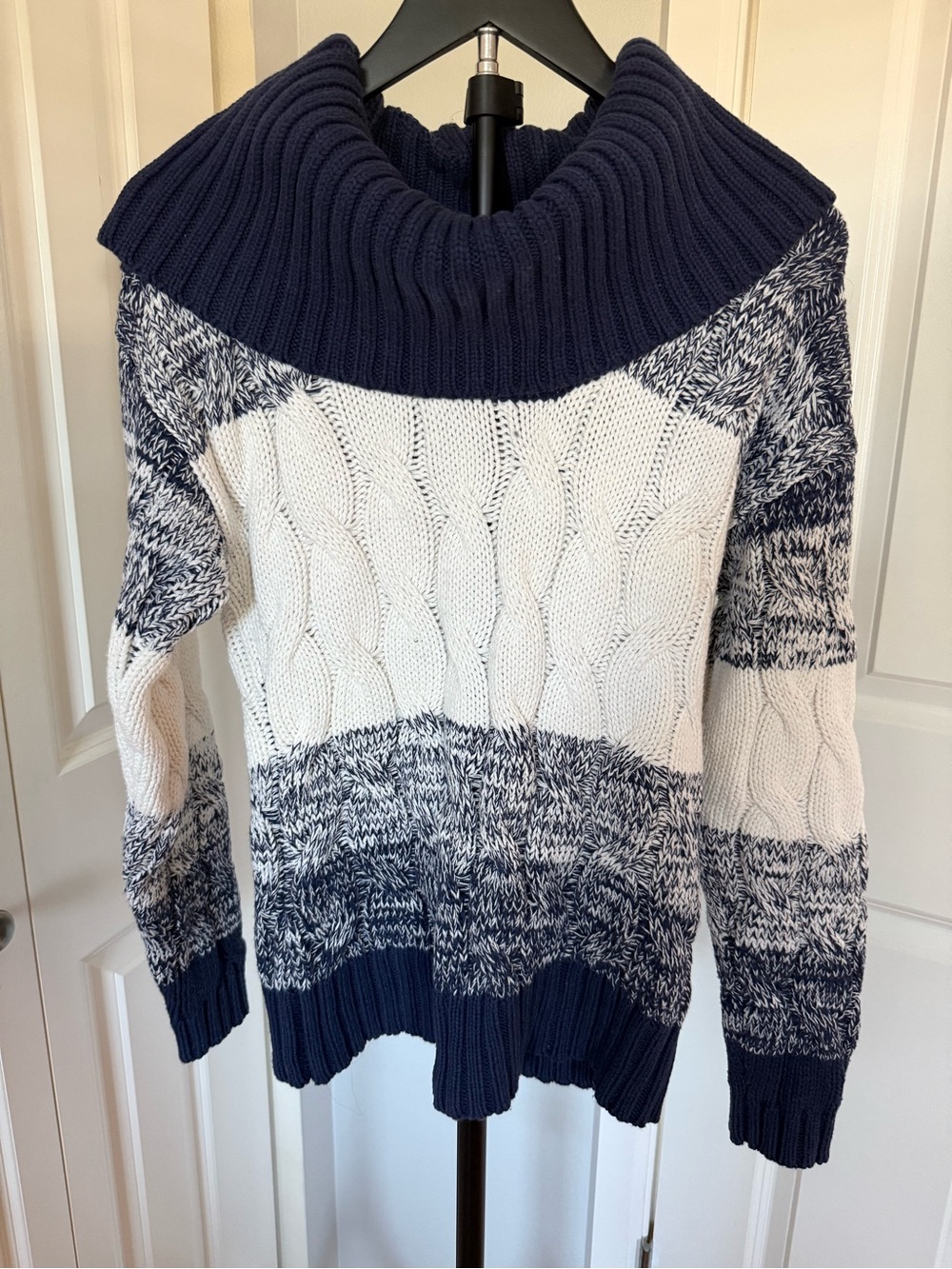VENUS Navy and White Cable Knit Funnelneck Sweater